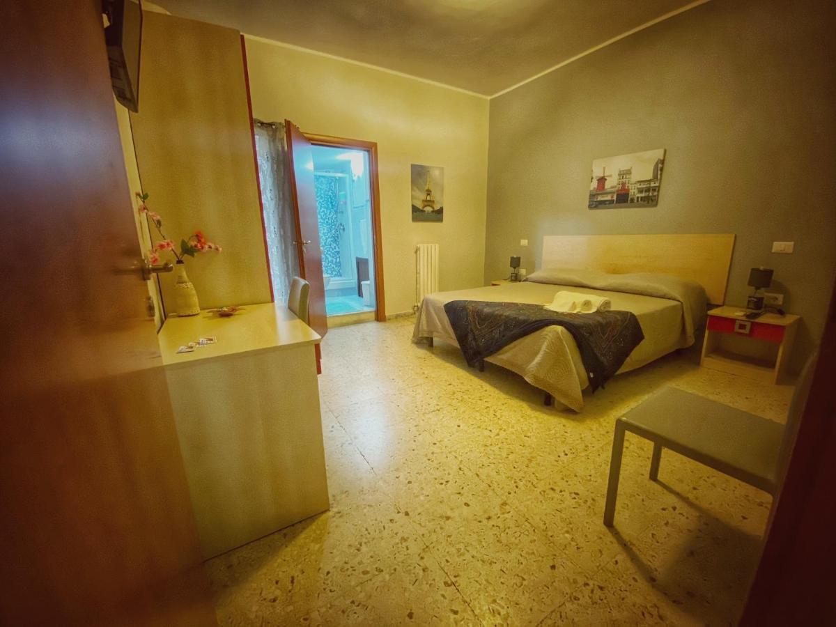 Bed and Breakfast La Pietra Preziosa Кротоне Экстерьер фото