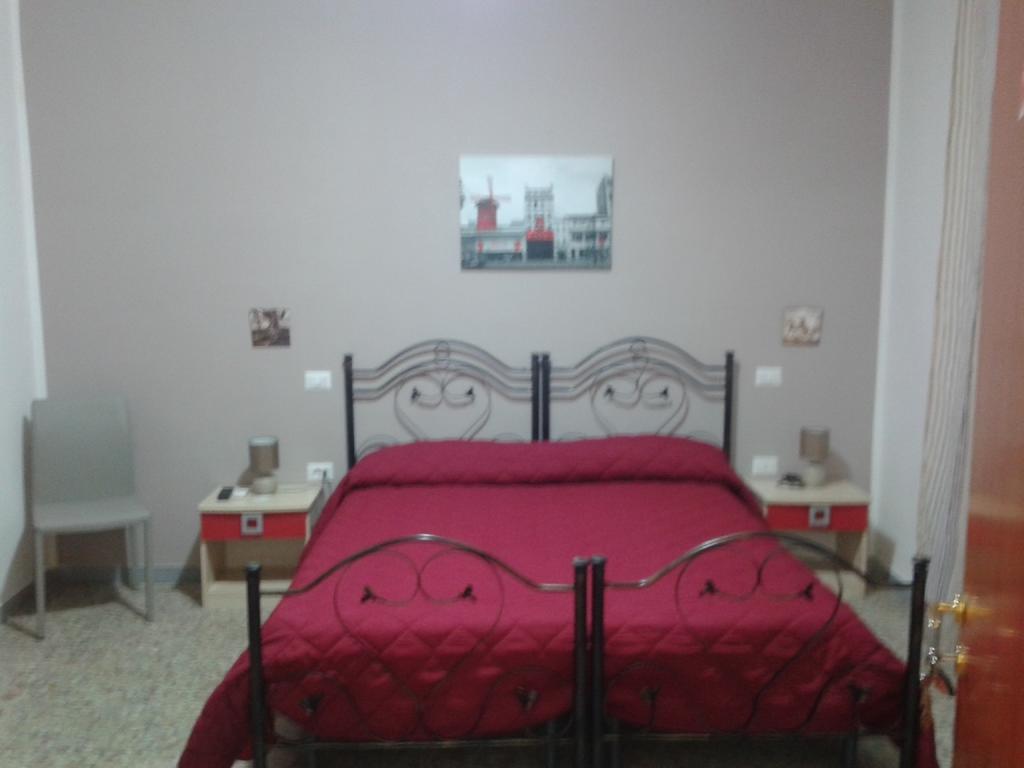 Bed and Breakfast La Pietra Preziosa Кротоне Номер фото